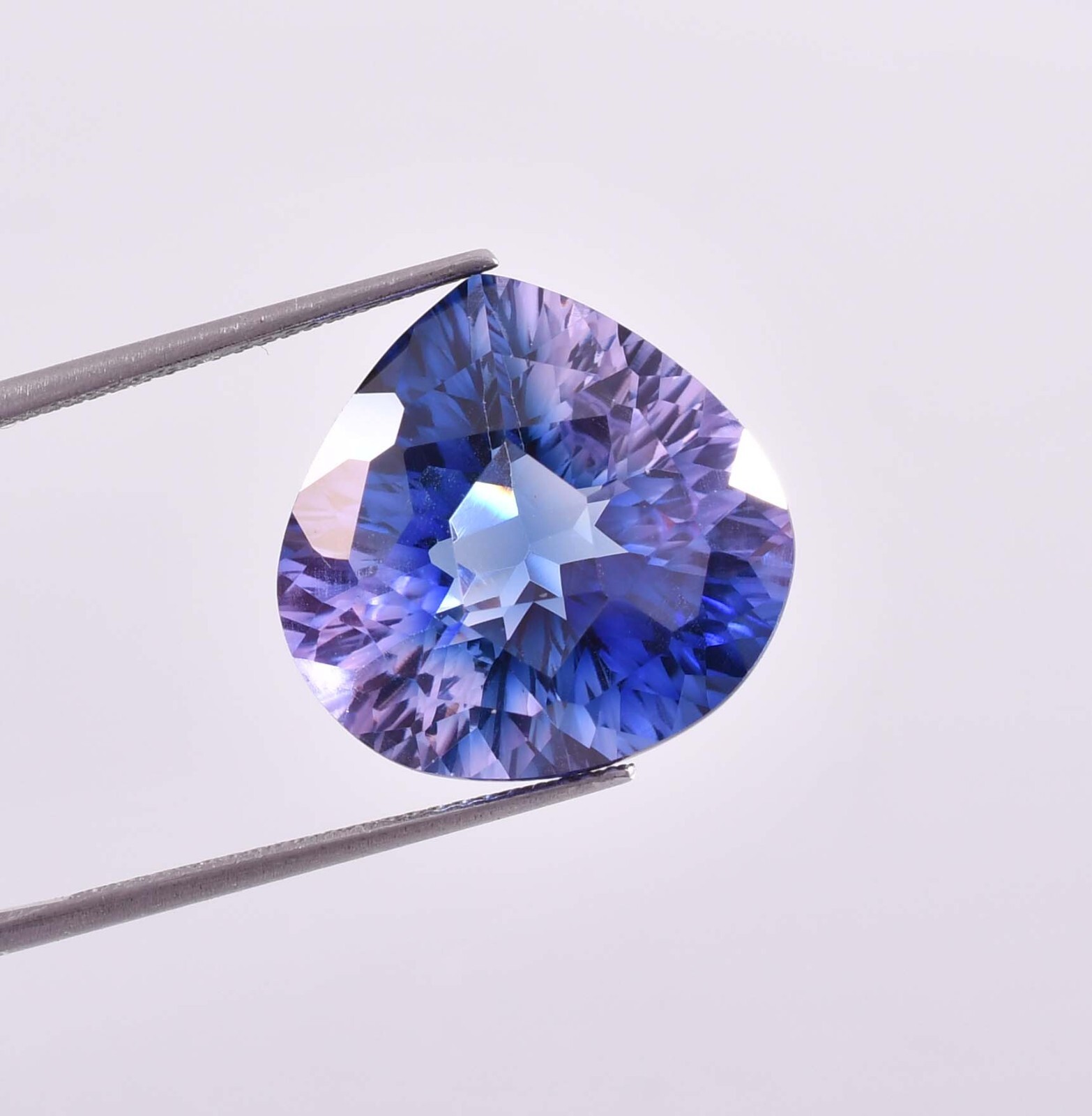 17 x 17 MM Flawless 21.25 Ct Natural Java Plum Sapphire Gemstone (GIT) Certified