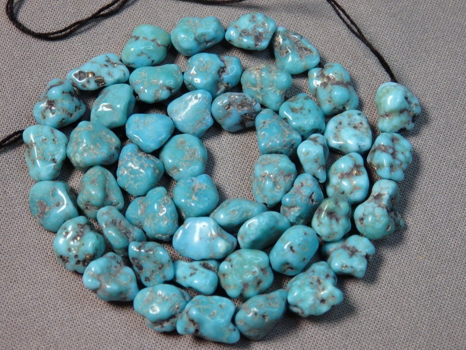 Gemmy KINGMAN TURQUOISE 9-11mm Nuggets Beads 18″ Strand 145cts 👋😍