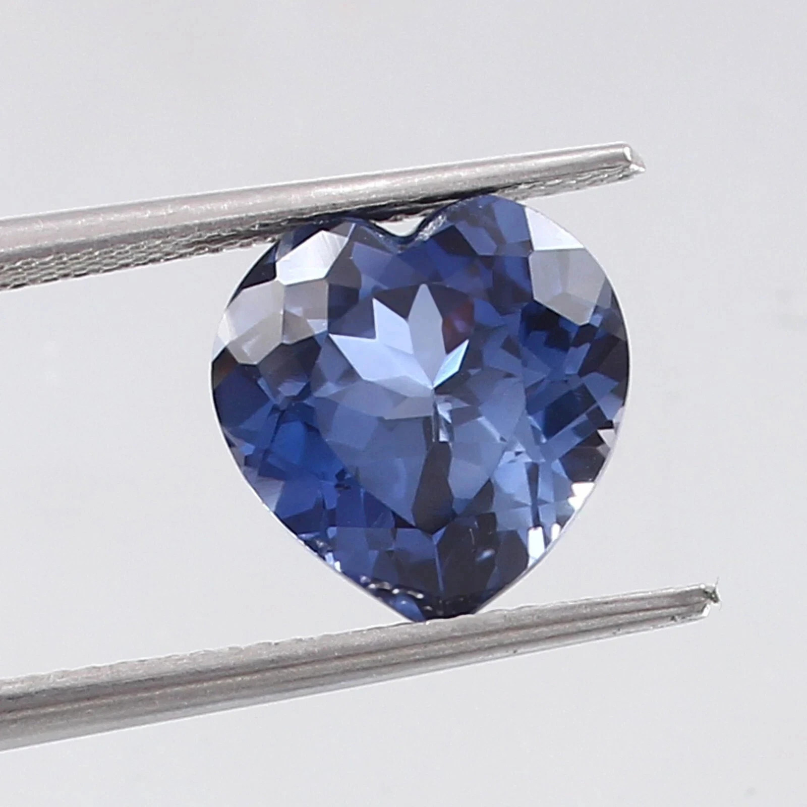 Natural Heart Cut 26 Ct Blue Sapphire Loose AGL Certified Flawless Gemstone