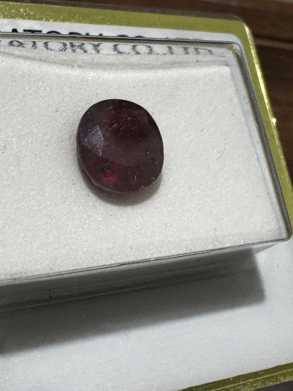 Natural oval red ruby ​​weighing 6.729 carats with AGL certification