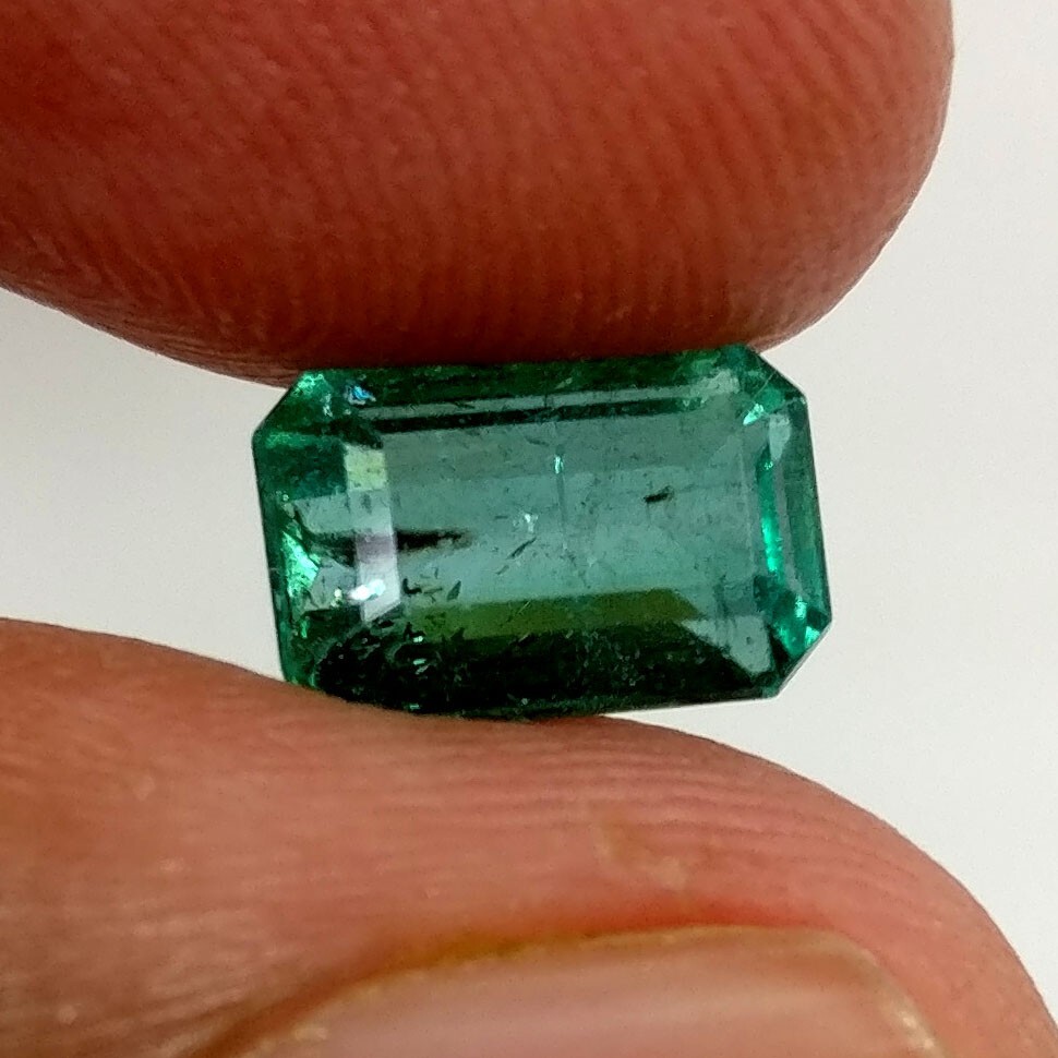 1.99ct Natural Emerald octagon cut nice green good luster unheated gemstone