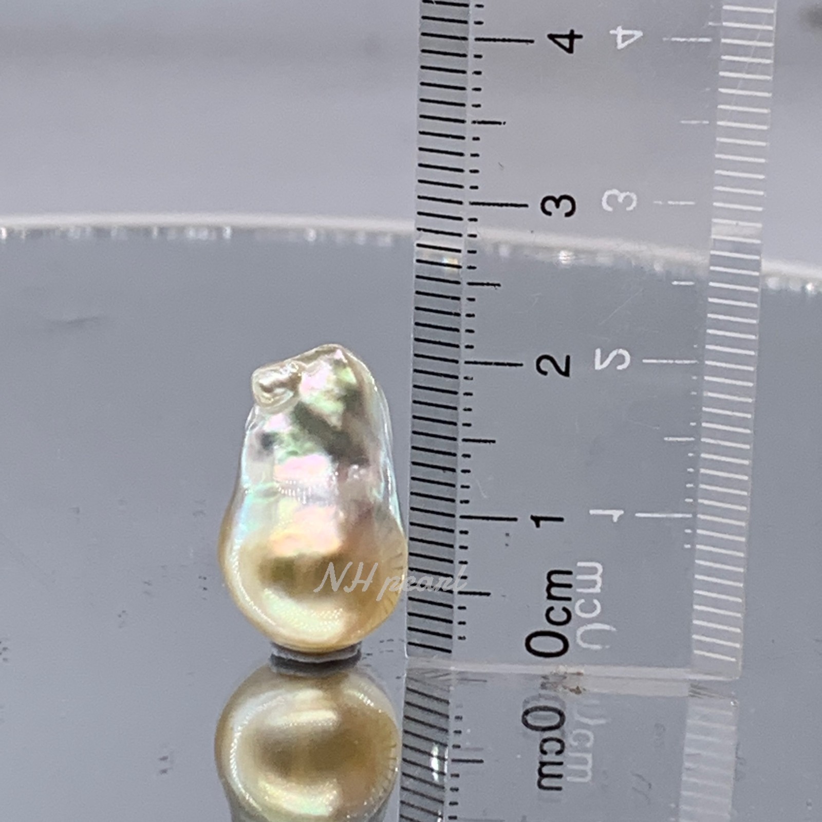 South Sea Pearl Golden silver 12mm x 19.9mm, 3.22gr
