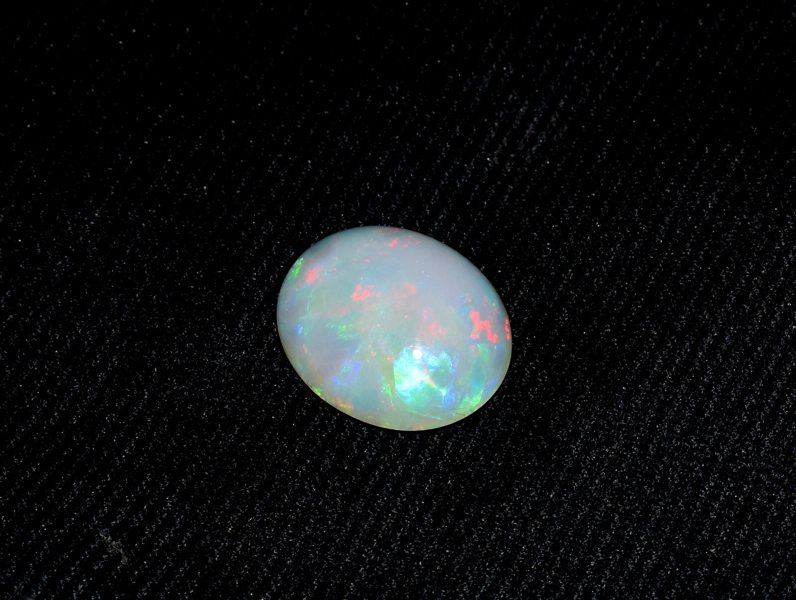 6.9 ct Naturel Ethiopian Welo Fire Opal Cabochon Loose Gemstone 17.7×14.7×5.8 mm
