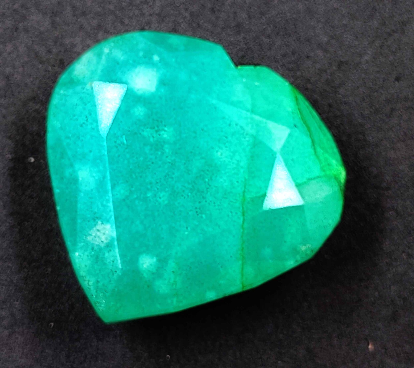 261.90 Ct Opaque Heart Cut Loose Gems Natural Green Emerald IGL Certified! AAD