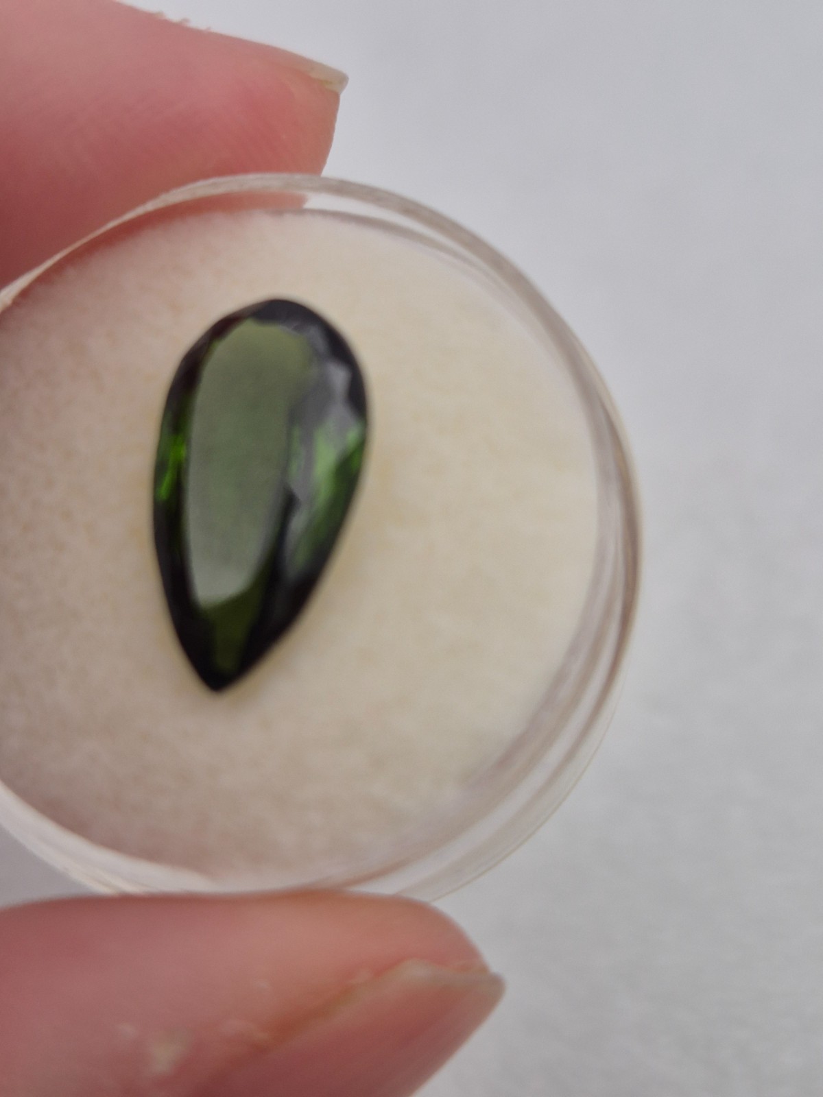 3.91 carat pear shaped green tourmaline.all natural no heating or treatment