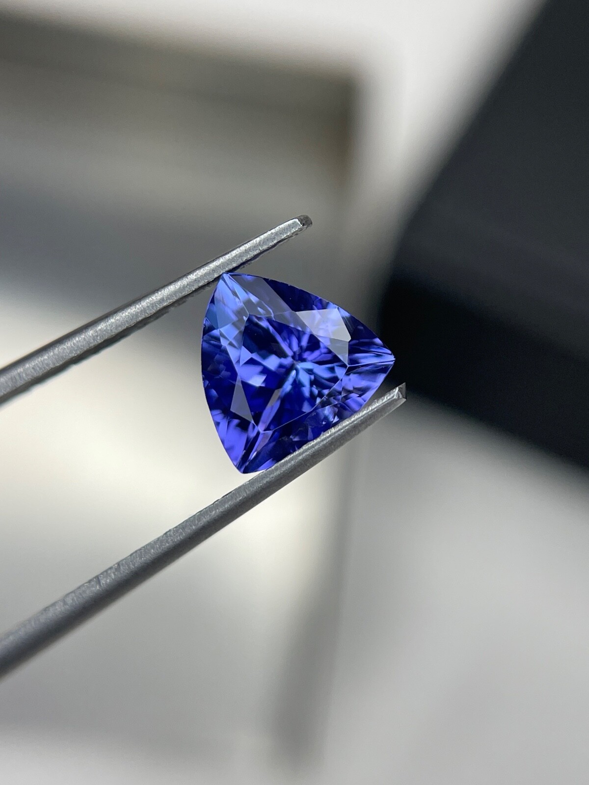 1.30 cts. Natural Tanzanite, Loupe Clean Trillion cut, Loose Gemstone, Faceted