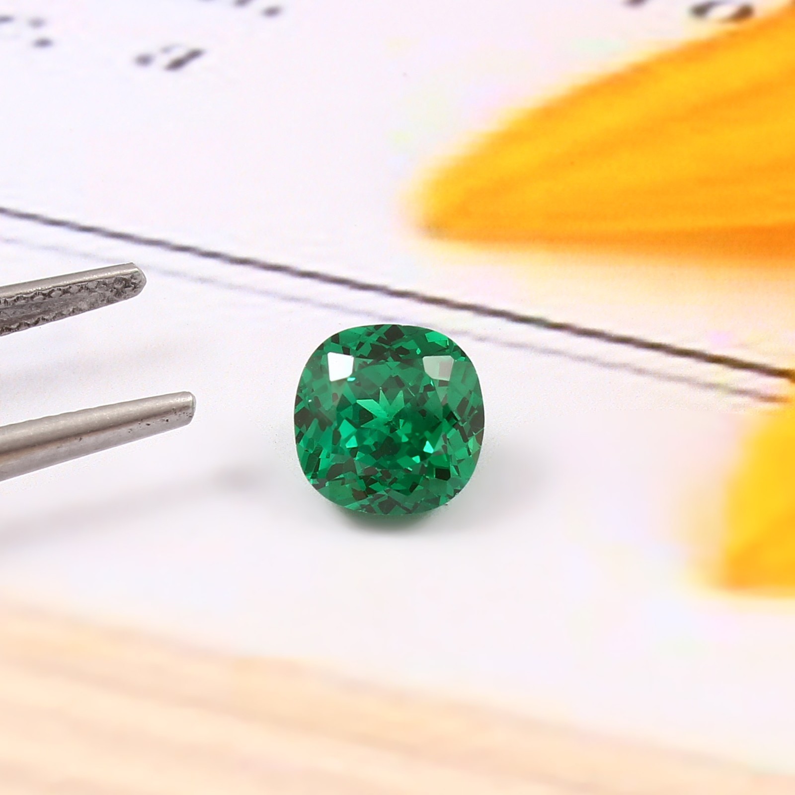 Fine Quality Hydrothermal Colombian Emerald Loose Cushion Gemstone Cut 8×8 MM
