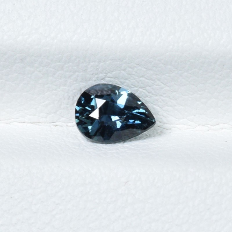 0.53 ct NATURAL BLUE GREEN TEAL SAPPHIRE / UNHEATED CEYLON – Pear Video !!