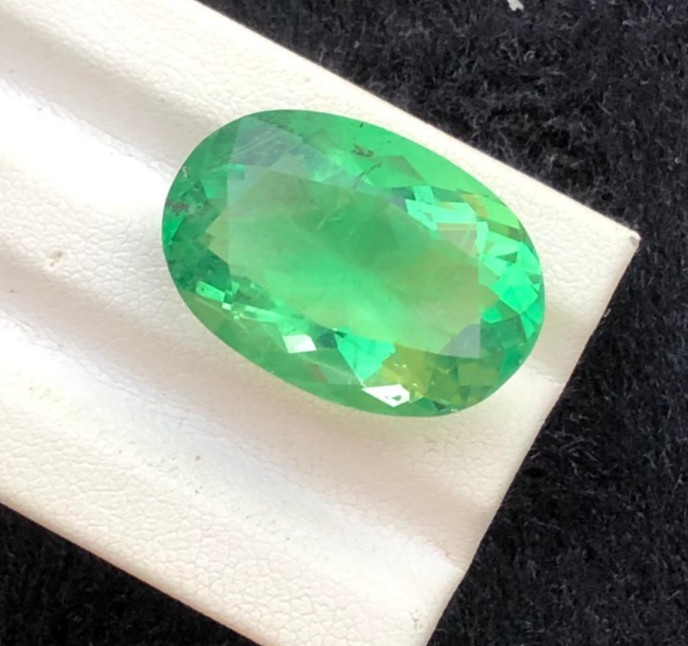 21.00 ct Dim19*12*8mm top quality natural green color fluorite loose gemstone