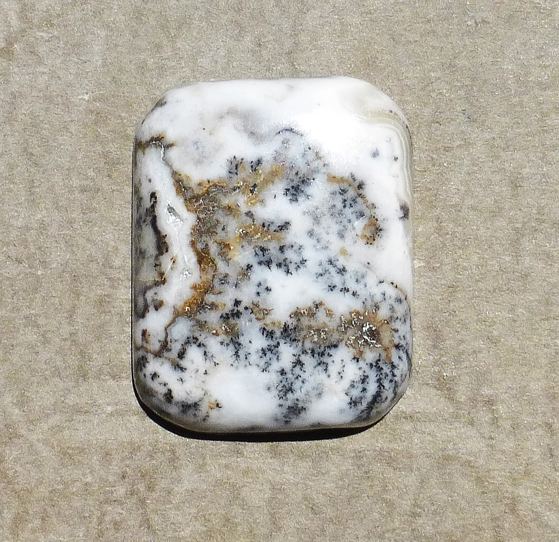 NATURAL manganese dendrites in calcite cabochon from California (45.50 cts.)